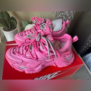 Steve Madden Women’s Sneaker